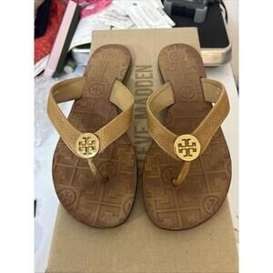 Tory Burch Thora Thong Flip Flops Sandals Tan Leather Logo Embossed Beach Chic 5